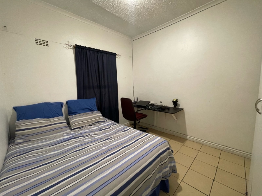 To Let 2 Bedroom Property for Rent in Athlone Western Cape